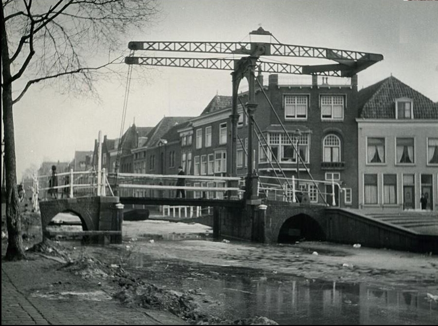 Gepekte brug, 1941.jpg